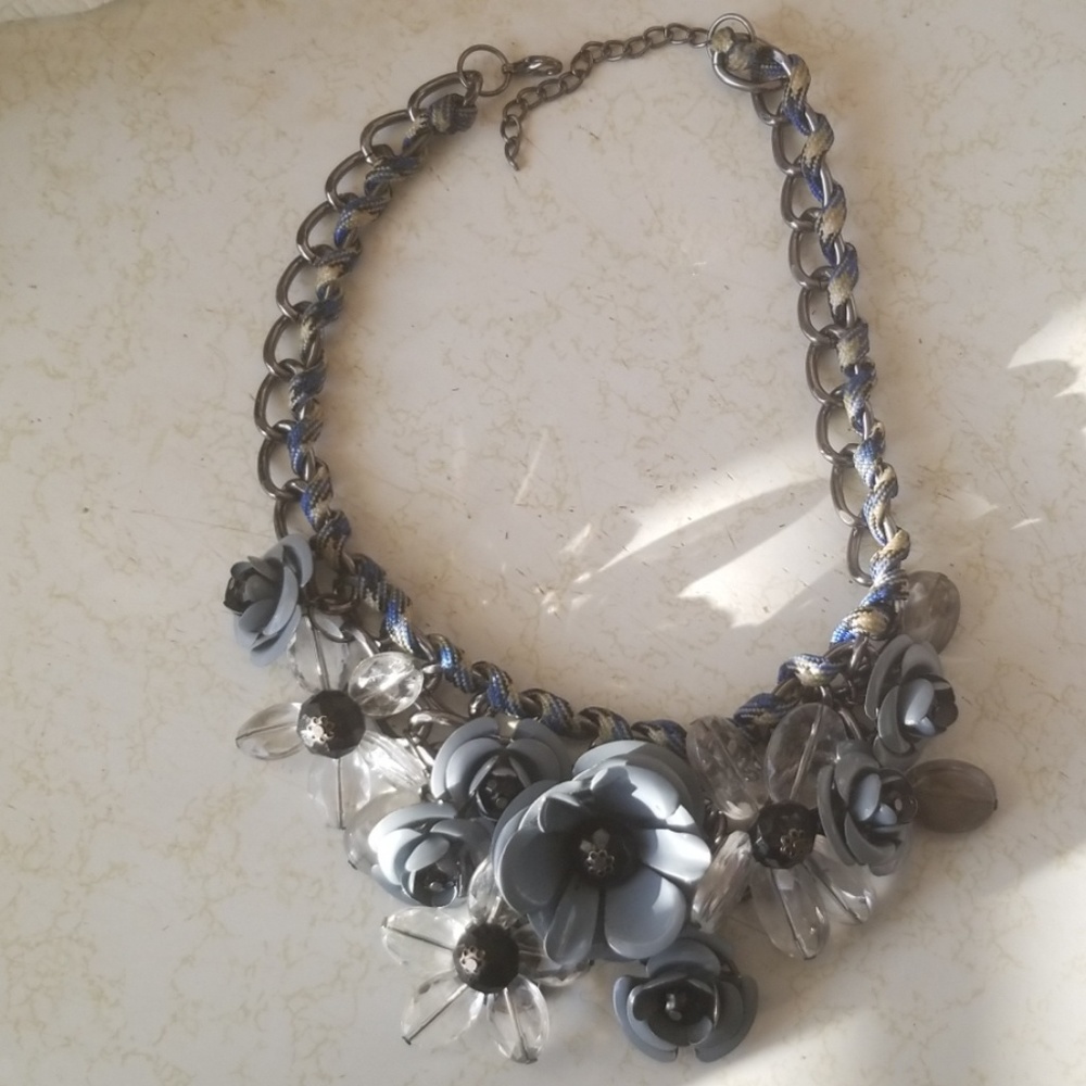 Flower Bib Gray Necklace